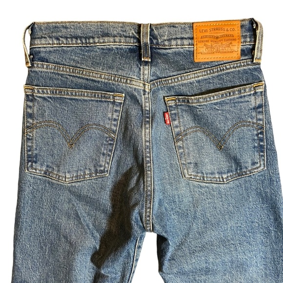 Levi's Wedgie Button-fly Jeans Medium Wash Size 24 - Picture 4 of 15